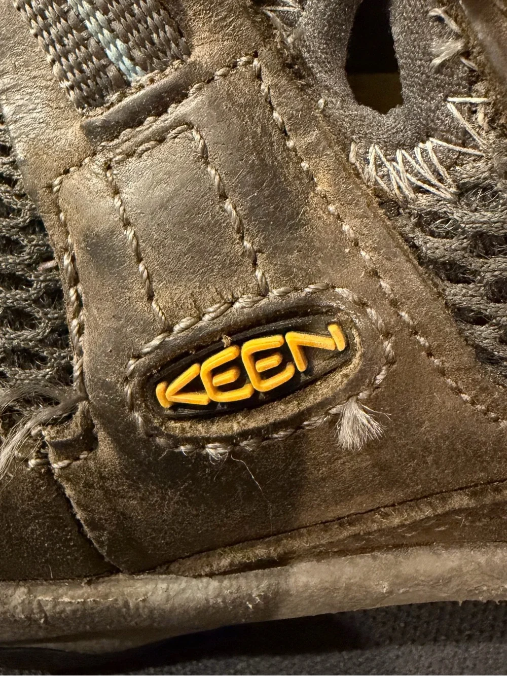 KEEN Women’s size 11W Brown Leather Outdoor Sandal Sneaker steel toe